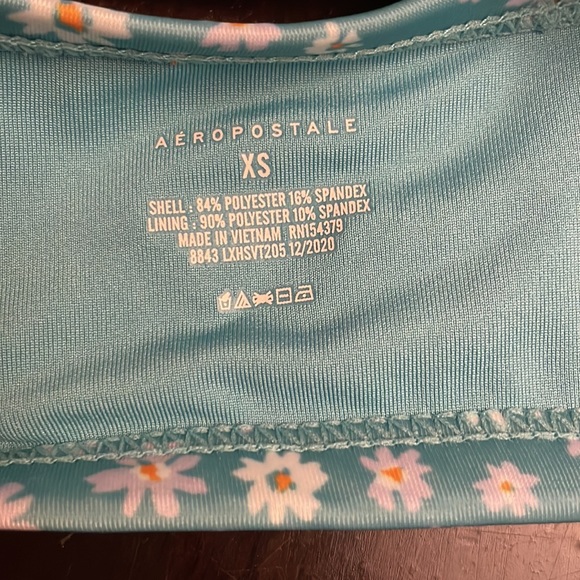 Bundle of 2 Bikini Tops - Picture 6 of 6